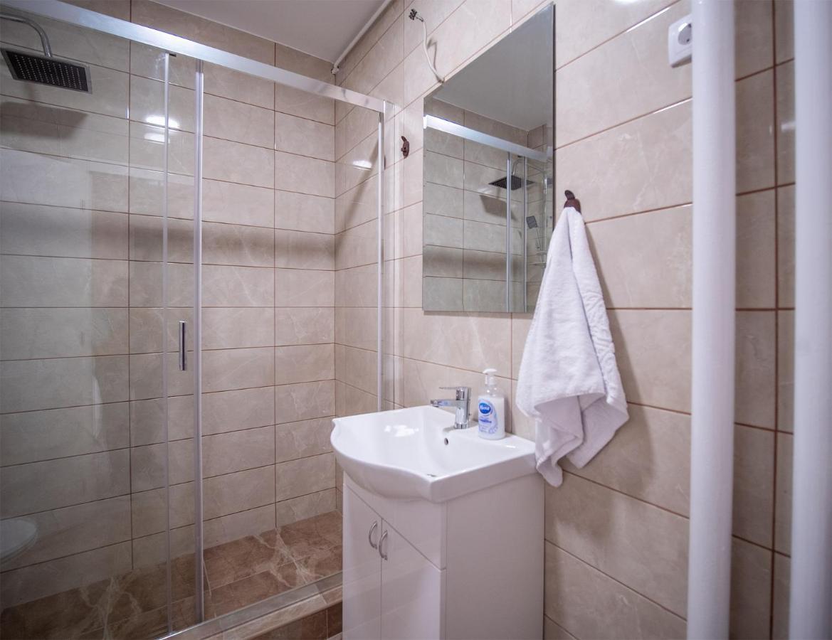 Apartman Sara Daire Novi Sad Dış mekan fotoğraf