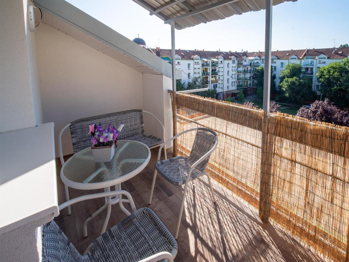 Apartman Sara Daire Novi Sad Dış mekan fotoğraf