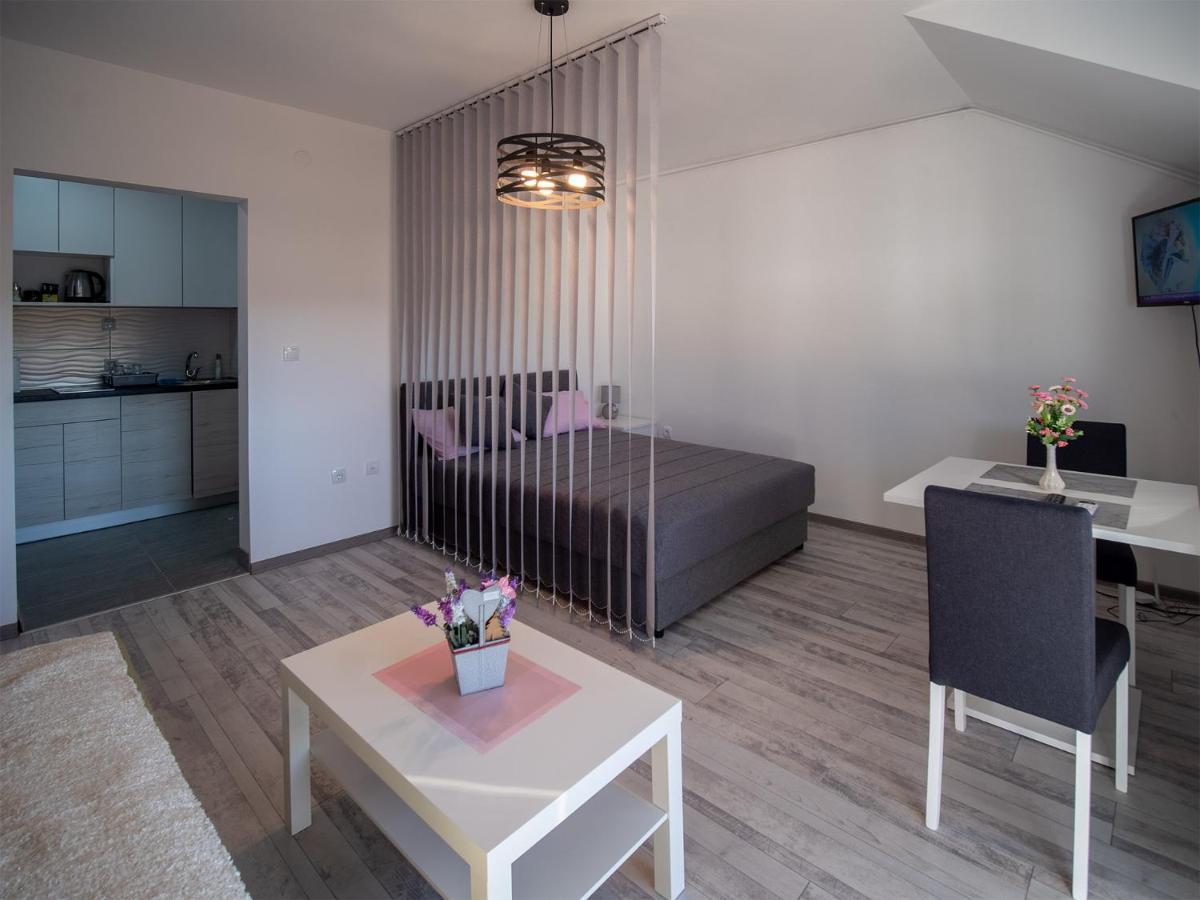 Apartman Sara Daire Novi Sad Dış mekan fotoğraf