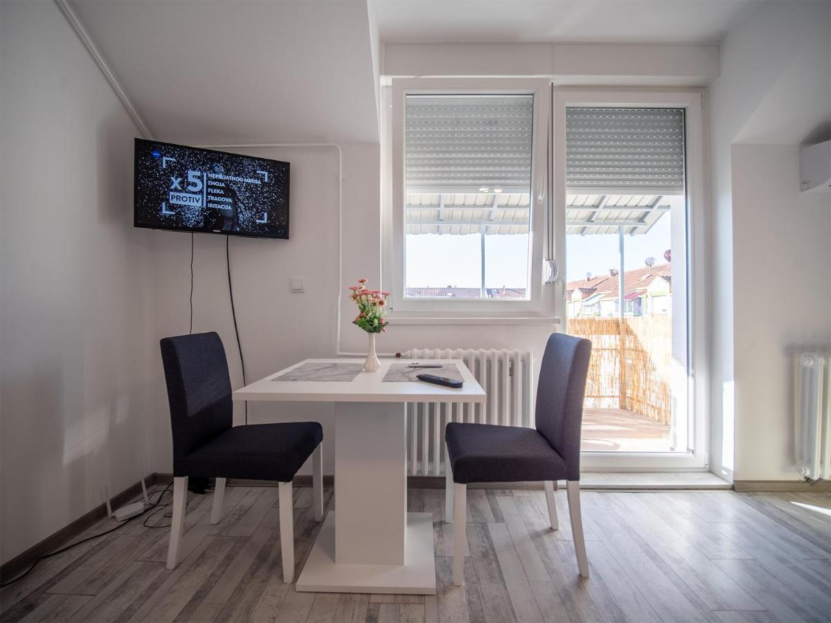 Apartman Sara Daire Novi Sad Dış mekan fotoğraf