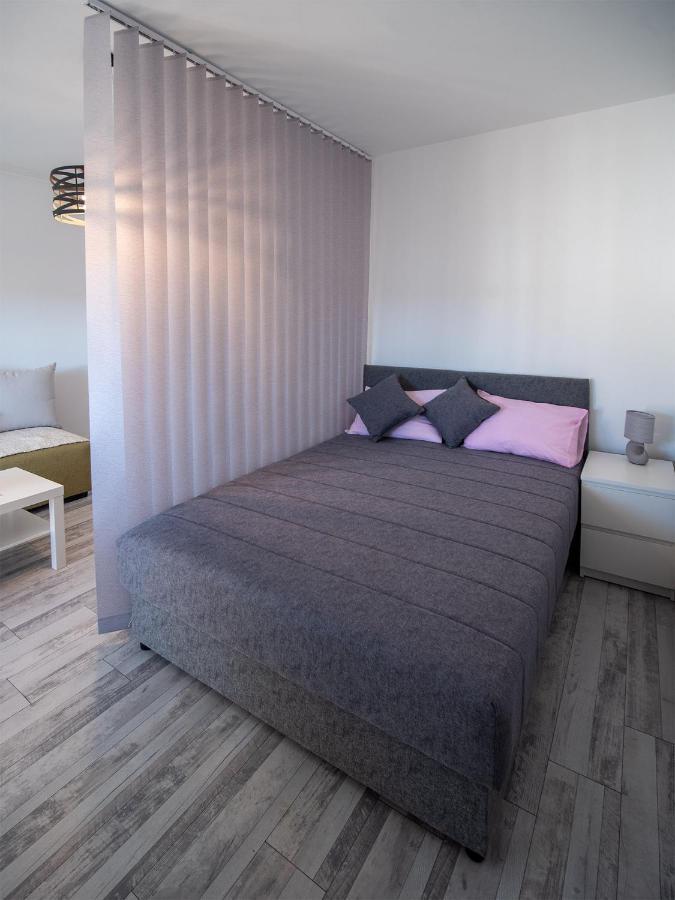 Apartman Sara Daire Novi Sad Dış mekan fotoğraf